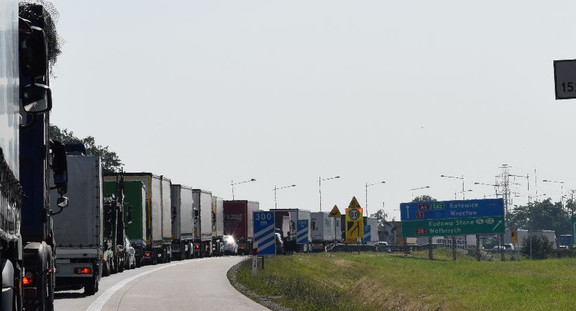 Dziś duże utrudnienia na A4 w Karwianach