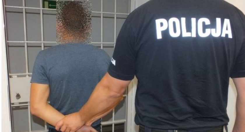 Chciał przejechać policjantkę, staranował radiowóz