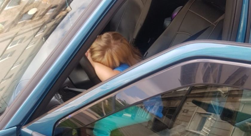 7-letnia dziewczynka samochodem taty ruszyła w podróż