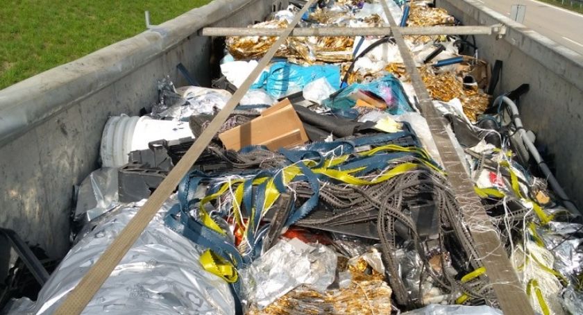 Kolejny nielegalny transport śmieci do Polski zablokowany