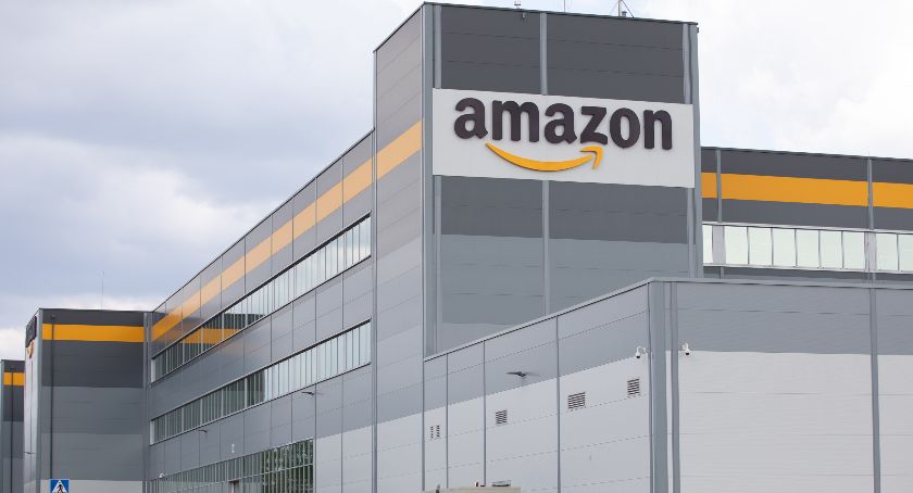 Już ponad 100 000 osób odwiedziło centra logistyki Amazon w Europie, w tym 10 000 w Polsce 