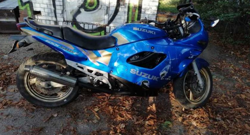 Policjanci odzyskali skradziony motocykl i przekazali właścicielowi