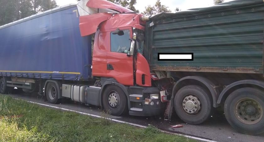 Zderzenie czterech samochodów ciężarowych