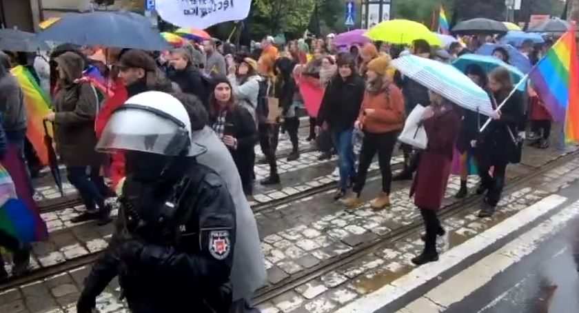 Ulicami Wrocławia przeszedł marsz równości. Policja zatrzymała mężczyznę krzyczącego „Allah akbar”
