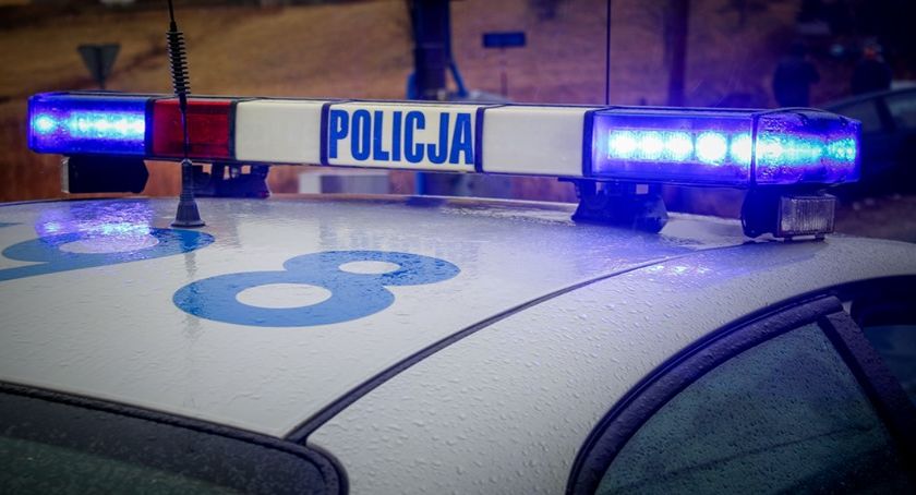 Podróżowali nie mając zapiętych pasów bezpieczeństwa, a w samochodzie unosił się w zapach marihuany
