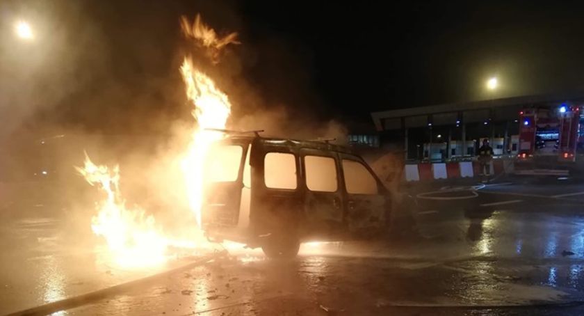 Na autostradzie A4 spłonęło auto