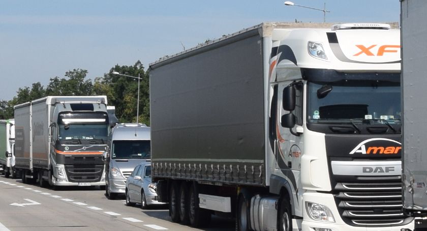 Duży ruch i korki na autostradzie A4 pod Wrocławiem