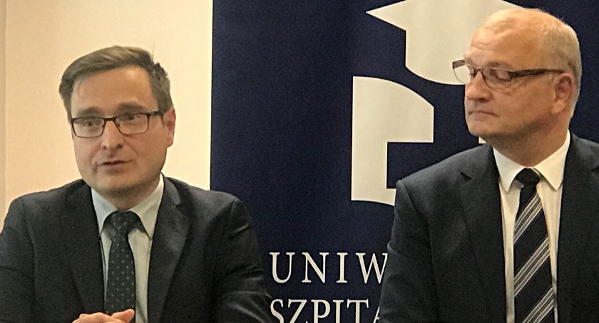 Wszczepiają implanty słuchowe 