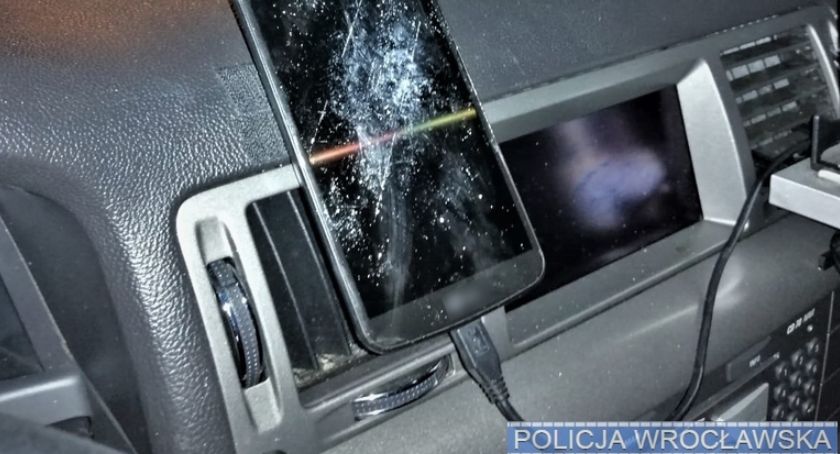 Funkcjonariusze zauważyli ślady narkotyków na jego telefonie. Wpadł podczas kontroli drogowej