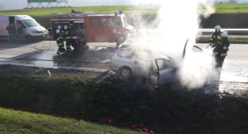 Na autostradzie A4 zapalił się samochód osobowy
