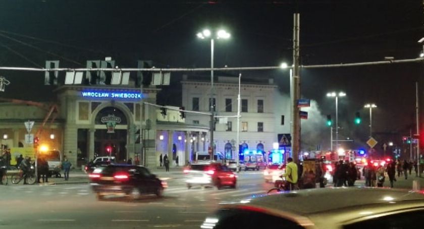 Pożar na Świebodzkim. Doszło do wybuchu. (video)