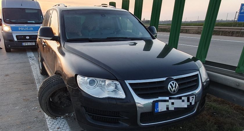 Pijany kierowca wjechał w auta stojące w korytarzu ratunkowym na A4