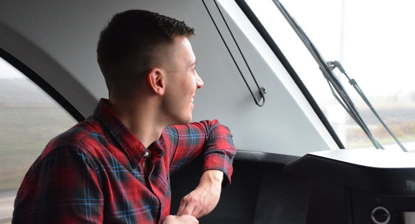Bohaterski motorniczy z wizytą w Kolejach Dolnośląskich