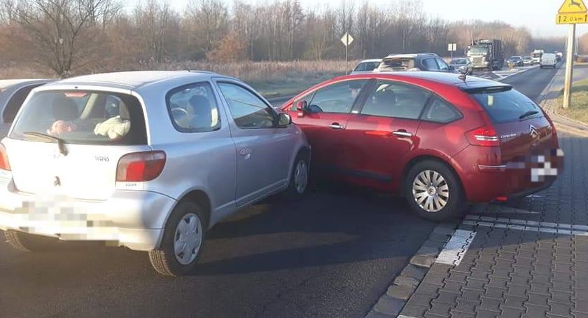 Zderzenie Toyoty i Citroena na Królewieckiej