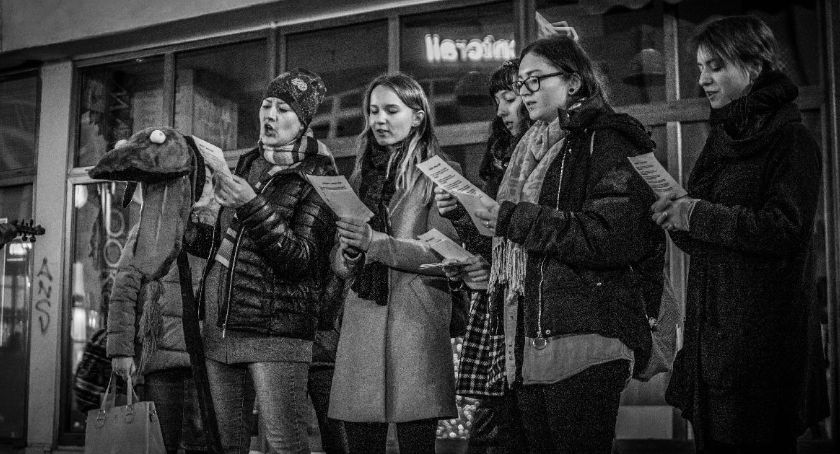 Szokujący happening w centrum - Wigilia 2050 Extinction Rebellion