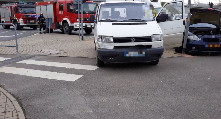 Zderzenie VW z Citroenem we Wrocławiu 