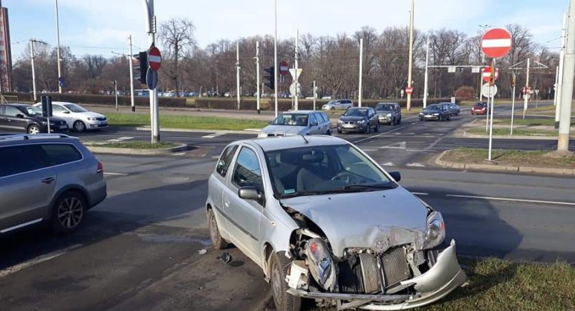 Kolizja na Placu Społecznym