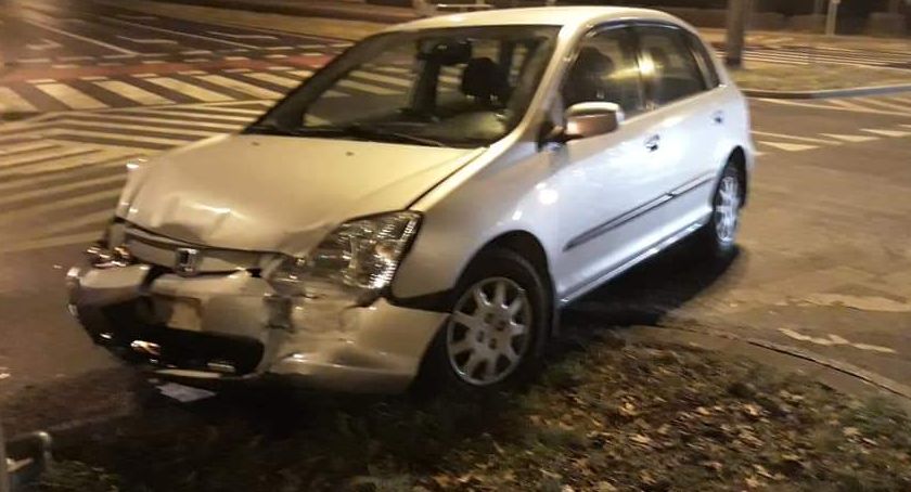 Wypadek na zjeździe z Milenijnego na Osobowicką