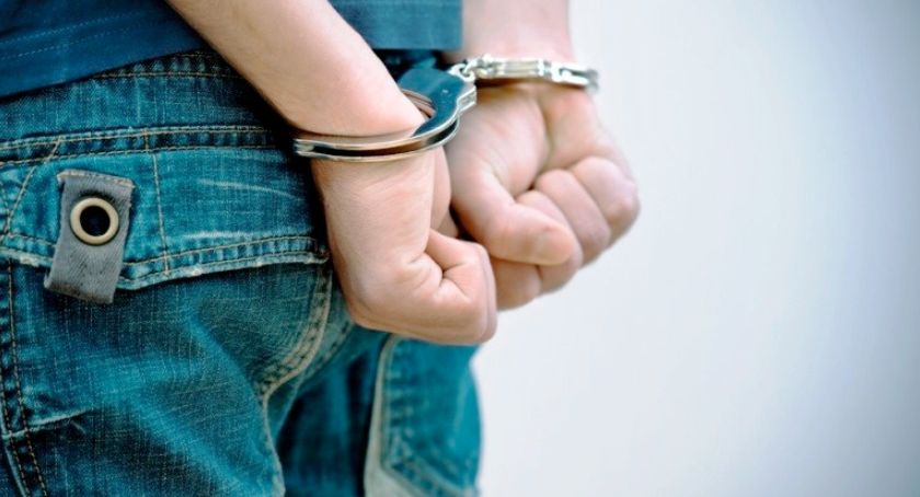 Policjanci ze Śródmieścia na gorącym uczynku zatrzymali sylwestrowego podpalacza