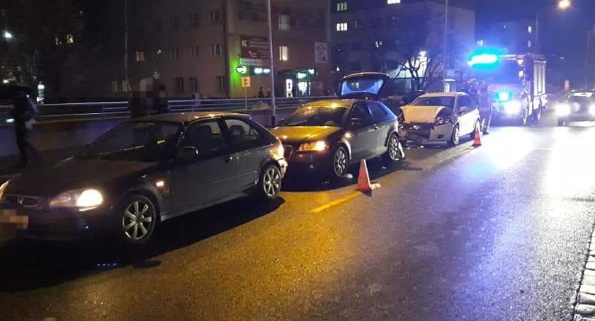 Zderzenie 4 pojazdów na Legnickiej