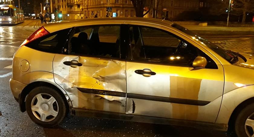 Motocykl zderzył się z samochodem osobowym w centrum Wrocławia