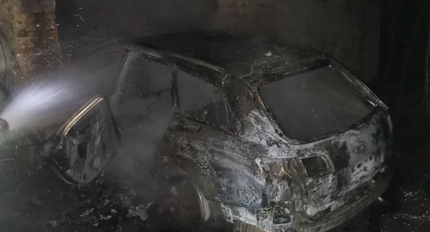 W Żarowie spłonął samochód osobowy