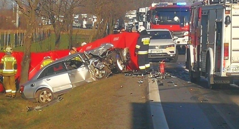 Tragiczny wypadek na DK-8. Jedna osoba nie żyje.