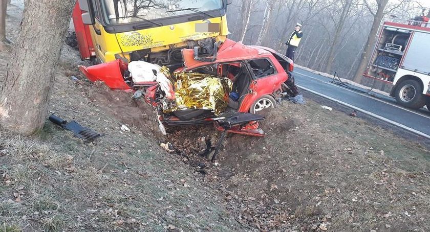 Dwie osoby poniosły śmierć w wypadku na trasie Wrocław - Legnica