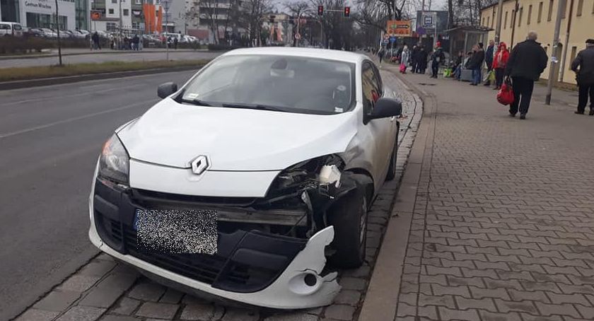 Wymuszenie piewszeństwa i kolizja na Krzywoustego