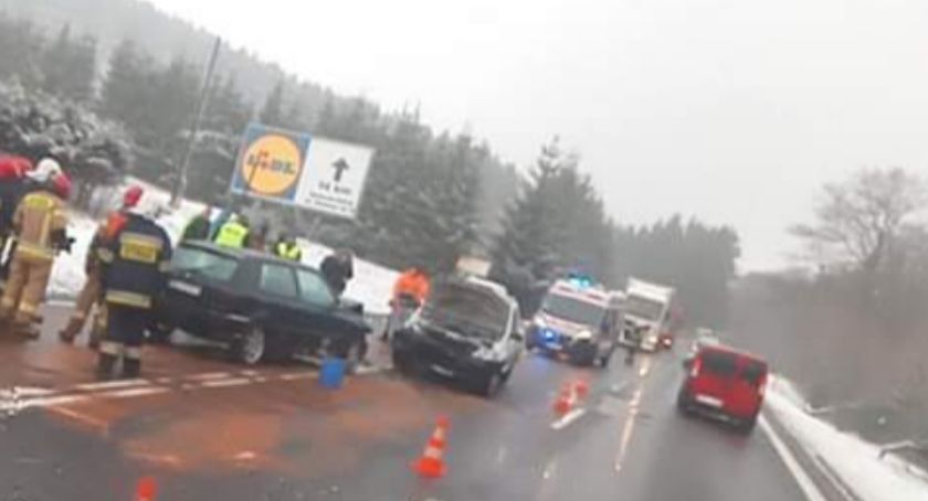 Zderzenie dwóch pojazdów na DK-8 w Dusznikach-Zdrój