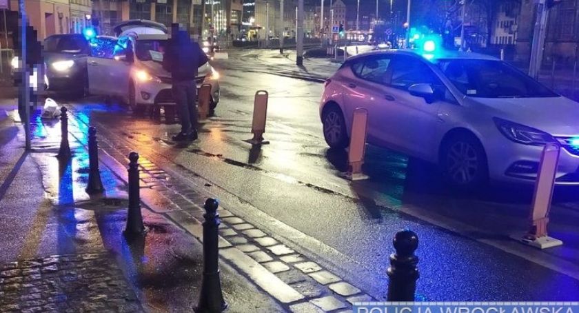 Funkcjonariusze odzyskali przywłaszczony samochód i zatrzymali kierowcę