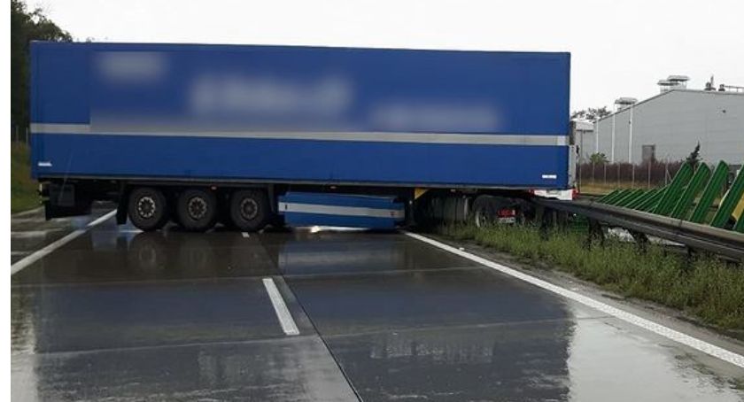 Rozbita cięzarówka zablokowała trasę S5 pod Wrocławiem