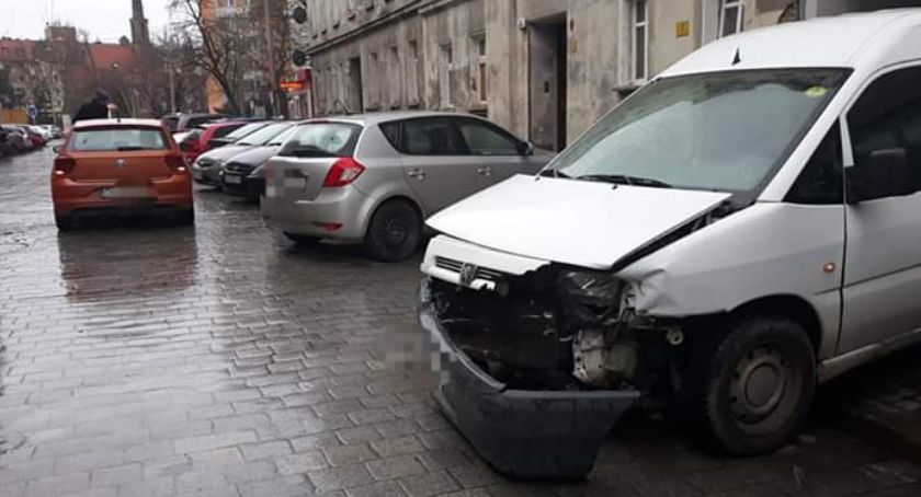 Zderzenie Peugota i Volkswagena na Górnickiego