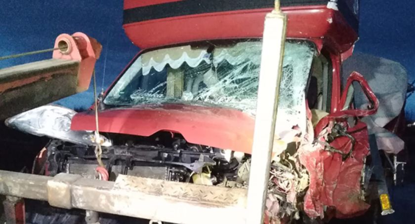 Zderzenie dwóch busów na krajowej ósemce w Ząbkowicach Śląskich. Kierowca przysnął