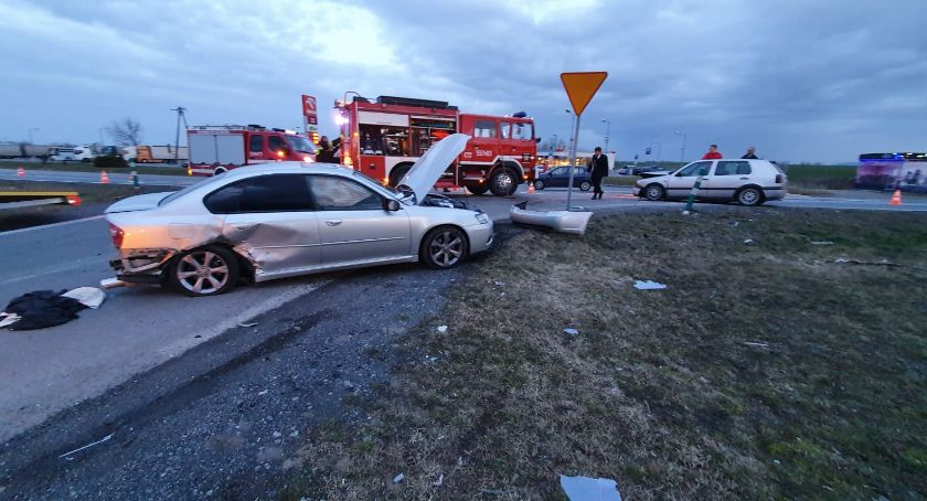Strażacy wracając z pogrzebu najechali na wypadek