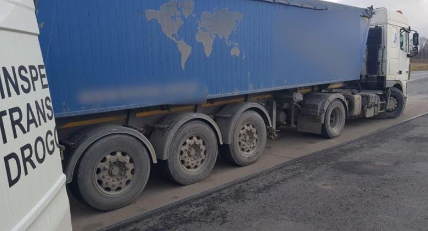 TiR pełen usterek. Paliły się chyba wszystkie kontrolki.