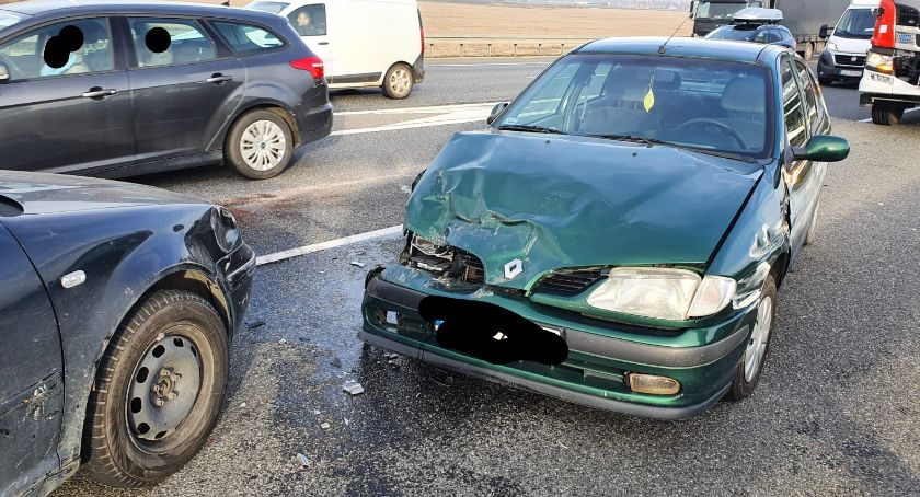 Poranna kolizja dwóch pojazdów na A8