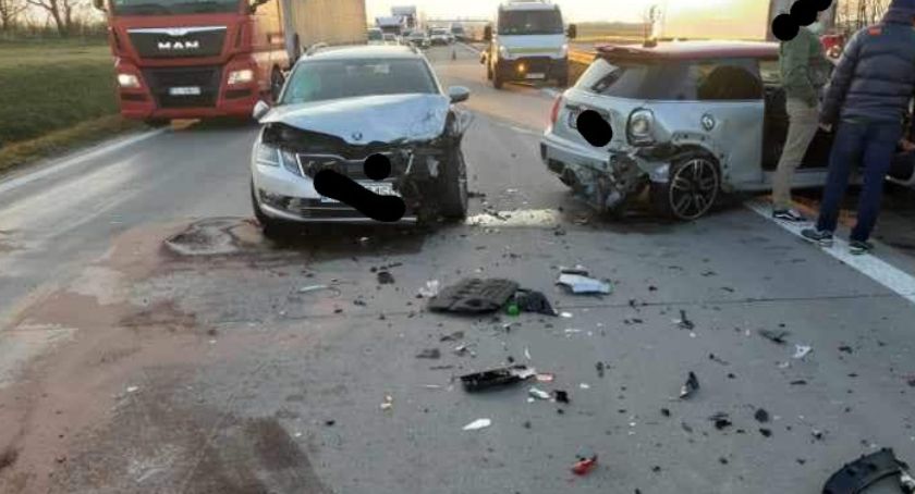 Wypadek na A4 z udziałem kilku pojazdów