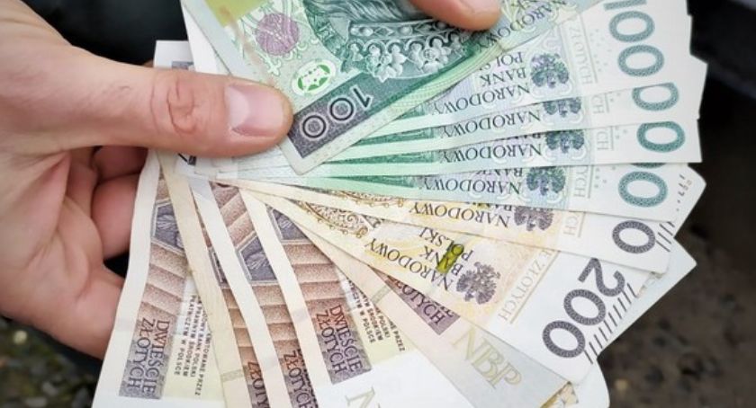 Mimo obecnej sytuacji, oszuści nadal telefonują do mieszkańców Wrocławia podszywając się m.in. pod funkcjonariuszy, aby wyłudzać od nich pieniądze
