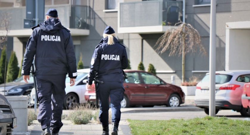 Kolejny dzień działań wrocławskich policjantów w stanie zagrożenia epidemicznego