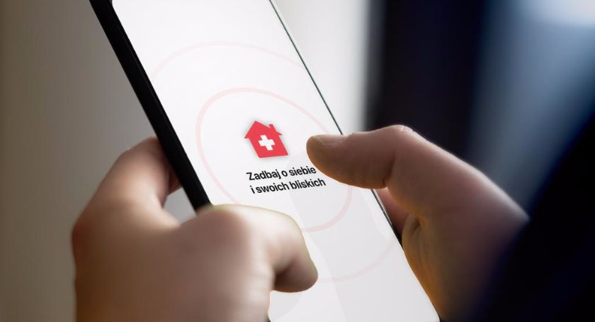 Aplikacja „Kwarantanna domowa” – ruszył proces jej udostępniania