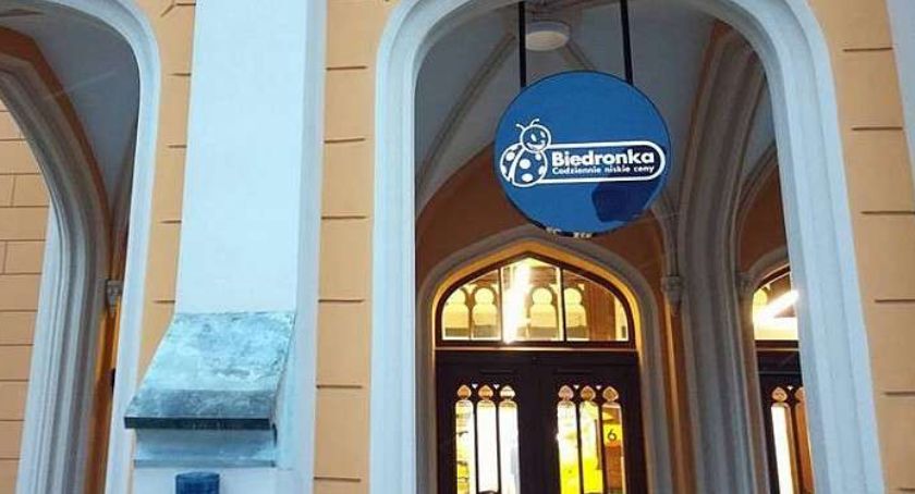 Biedronka wprowadza nowe zasady bezpieczeństwa