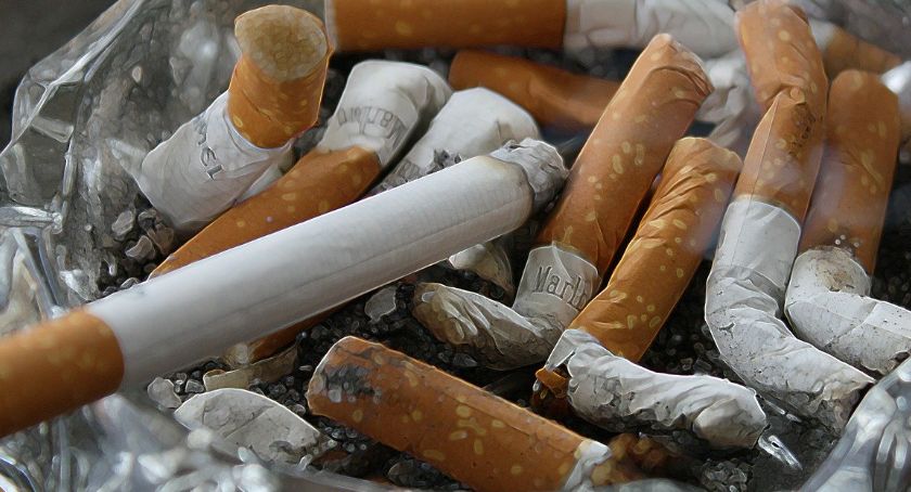 Palenie szkodzi zdrowiu, a czasem też mieniu. Przekonał się o tym 40-letni mieszkaniec Wrocławia