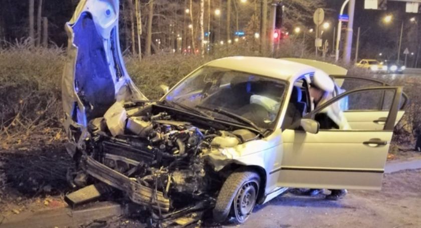 Nietrzeźwy ob. Ukrainy doprowadził do zdarzenia drogowego. Miał prawie 2 promile alkoholu w organizmie