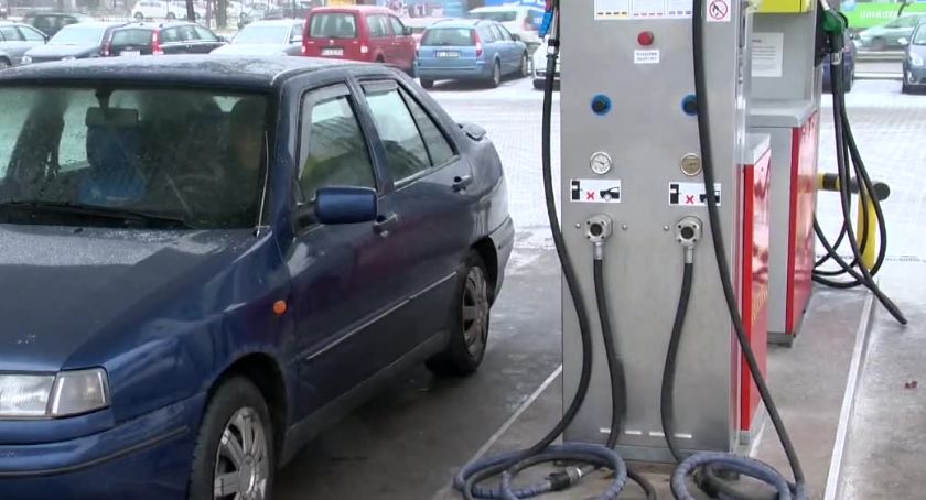 Okazja dla klientów, dramat dla właścicieli. Niskie ceny paliwa na stacjach benzynowych