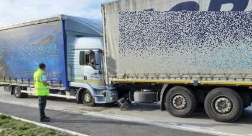 Zderzenie dwóch ciężarówek na autostradzie pod Wrocławiem
