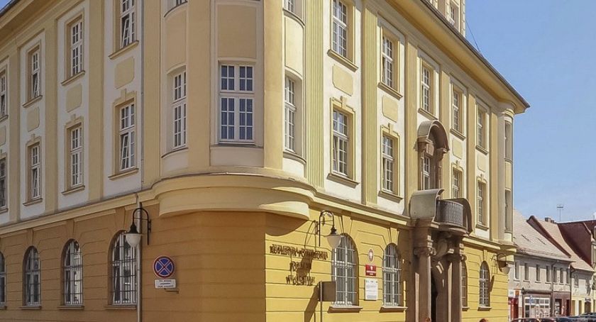 Komendant policji w Oławie spowodował zdarzenie drogowe. Był pod wpływem alkoholu 