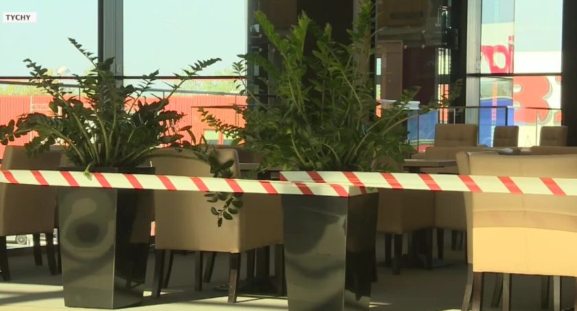 - Nasi klienci bardzo karnie stosują się do restrykcji - po otwarciu galerii handlowych