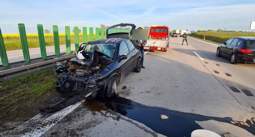 Groźny wypadek na autostradzie A4 w kierunku Legnicy. Lądował smigłowiec LPR