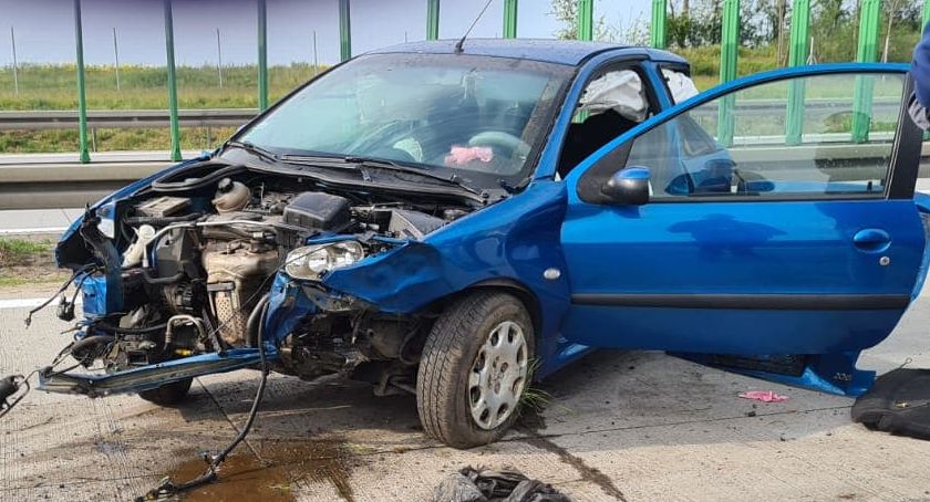 Dachowanie na autostradzie A4 pod Wrocławiem